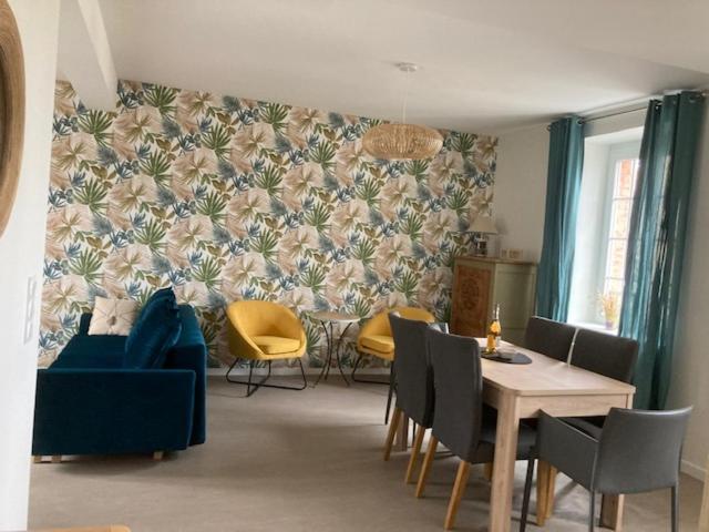Les Mots Bleus Apartment Dinard Bagian luar foto