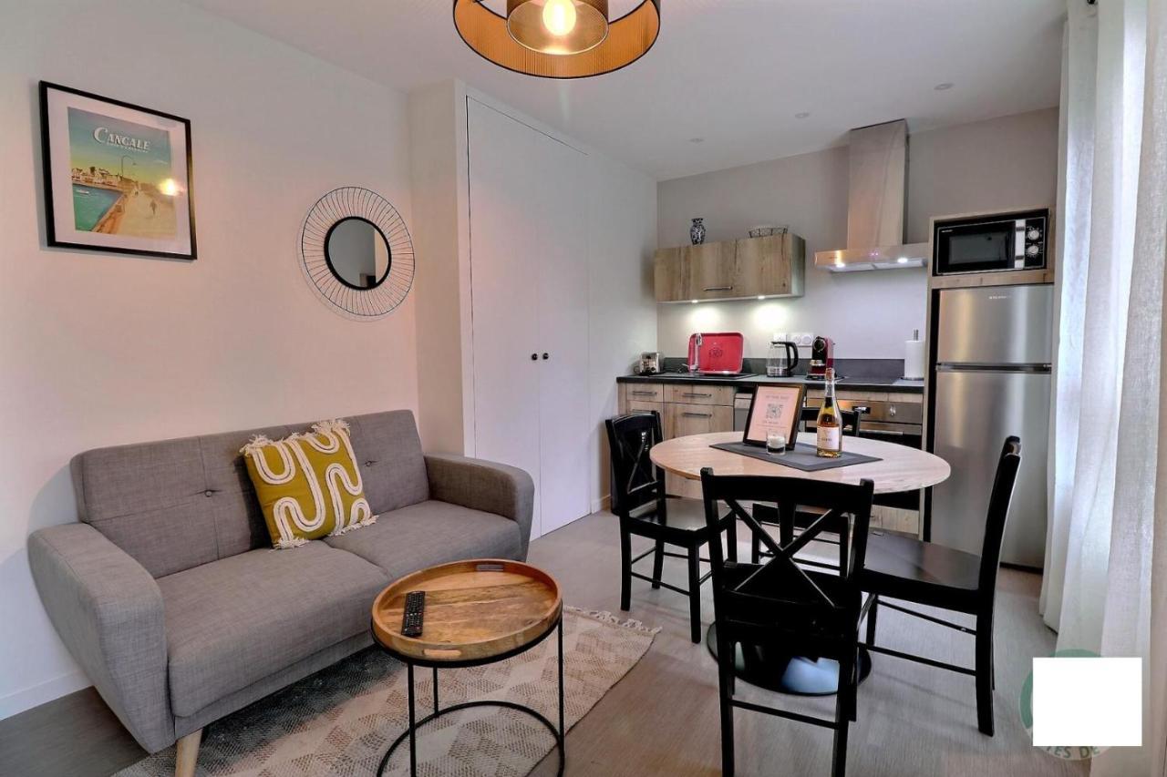 Les Mots Bleus Apartment Dinard Bagian luar foto